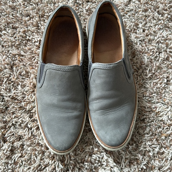 Ugg, gray leather, slip on shoes size 6.5 - Picture 2 of 5